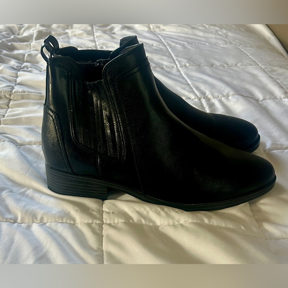 NWOT MIA Women's Black Ankle Boots